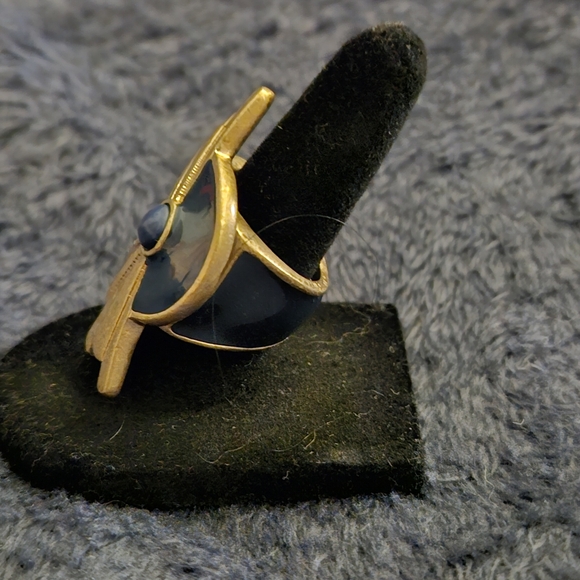 Lia Sophia ring size 5 - Picture 3 of 5